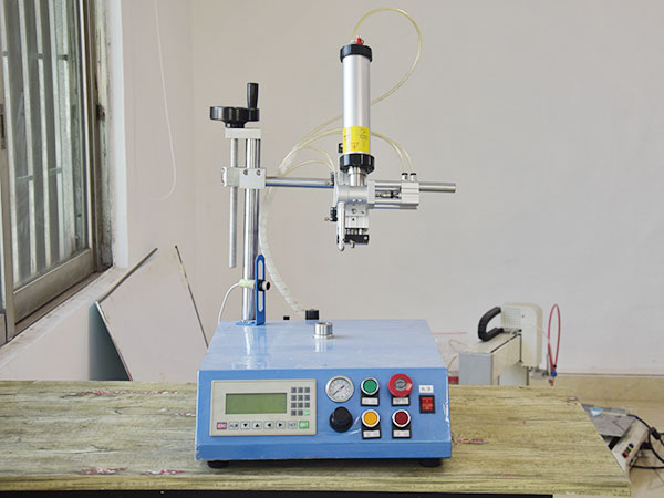 单工位圆形点胶机